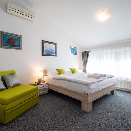 Bed and Breakfast Four Roses Zagreb Exterior foto