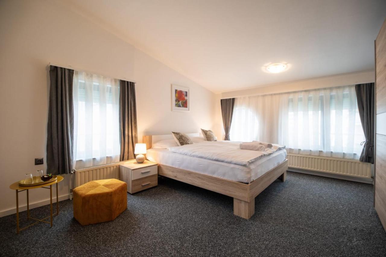 Bed and Breakfast Four Roses Zagreb Exterior foto